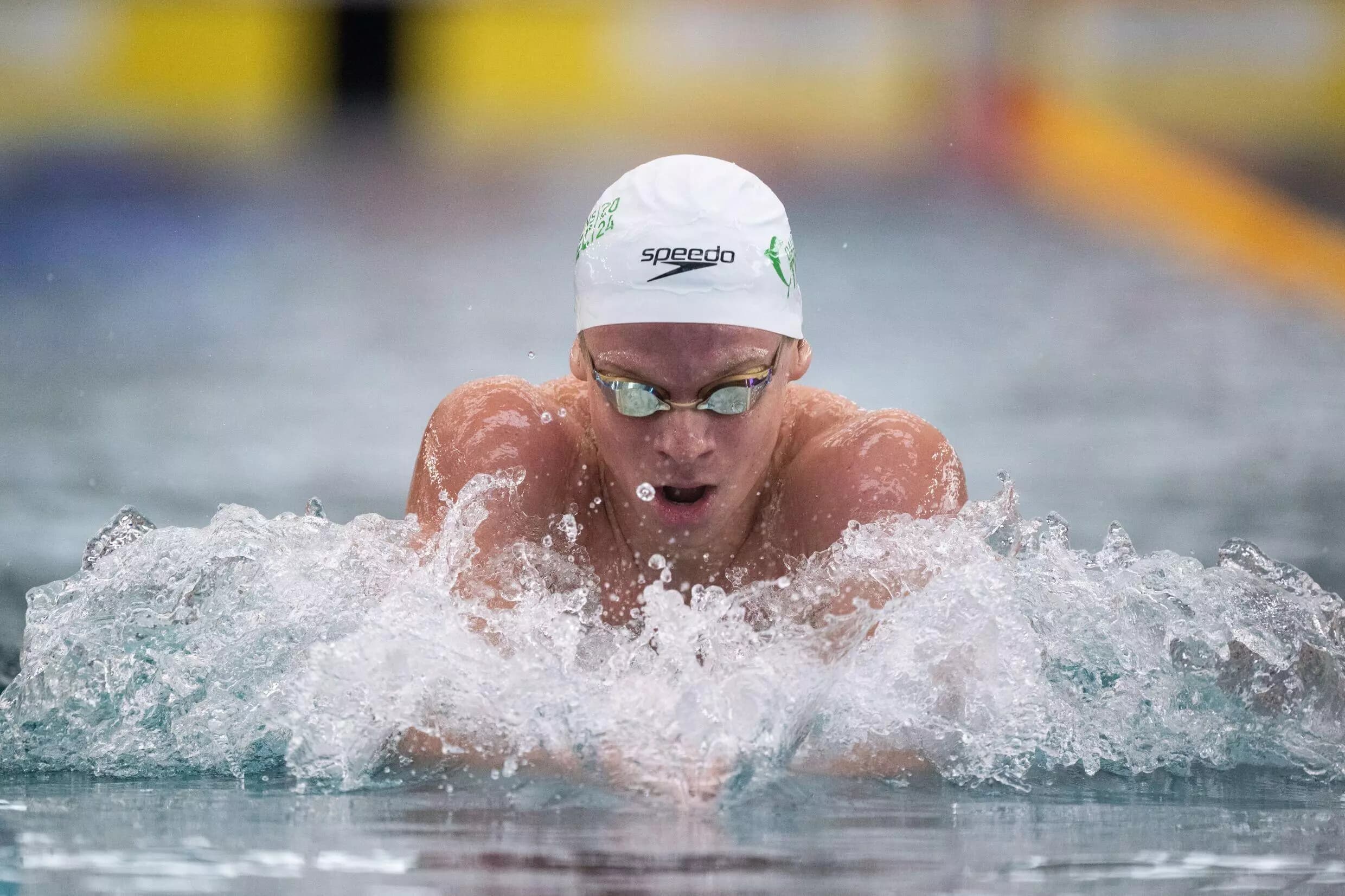 Marchand s’apprête à participer aux Jeux Olympiques en doublant avec succès 200 brasse et papillon.