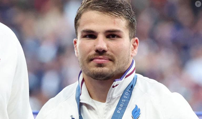 Antoine Dupont : Message de Soutien Énergique à l’Équipe de Rugby-Fauteuil!