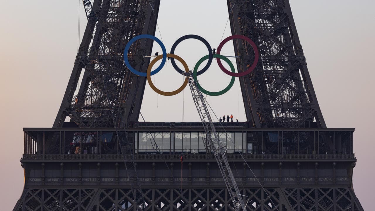 Anneaux Olympiques sur la Tour Eiffel : Pourquoi la Controverse Explose !