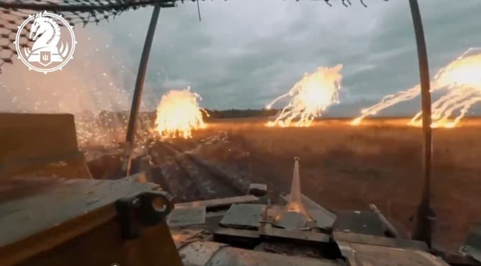 Images de la bataille féroce à Koursk : les Ukrainiens pénètrent en Russie avec des tanks Abrams.