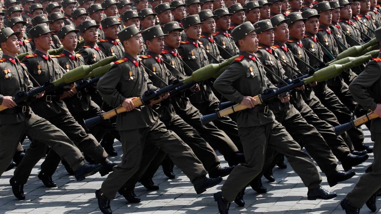 100 000 soldats pour Poutine : la Corée du Nord prépare une “armée de kamikazes