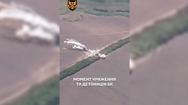 Le renseignement militaire ukrainien détruit un système antiaérien russe Buk-M1, images à l’appui