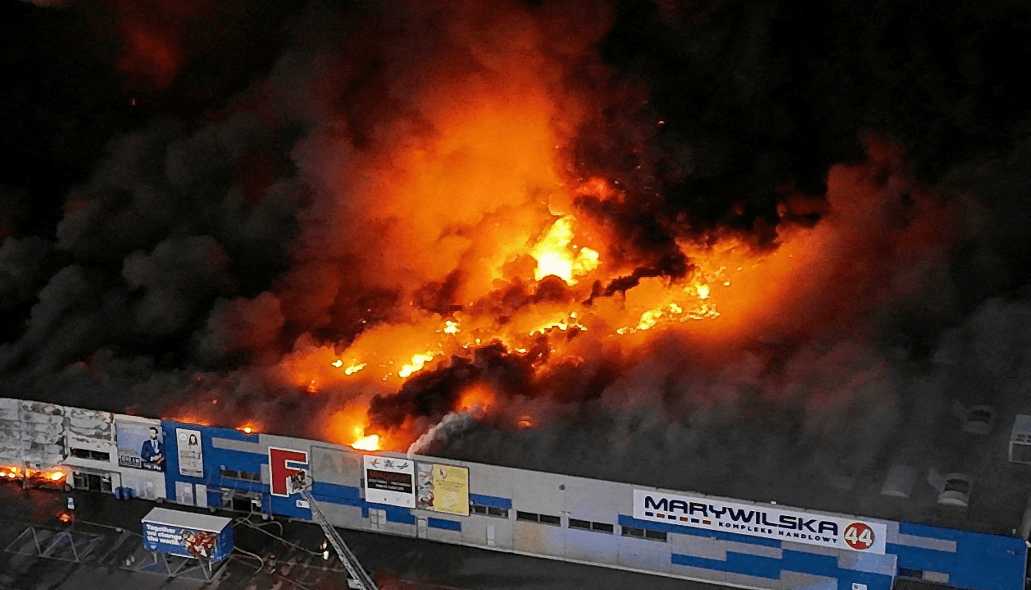La Pologne accuse la Russie d’incendie criminel dans un centre commercial à Varsovie en 2024