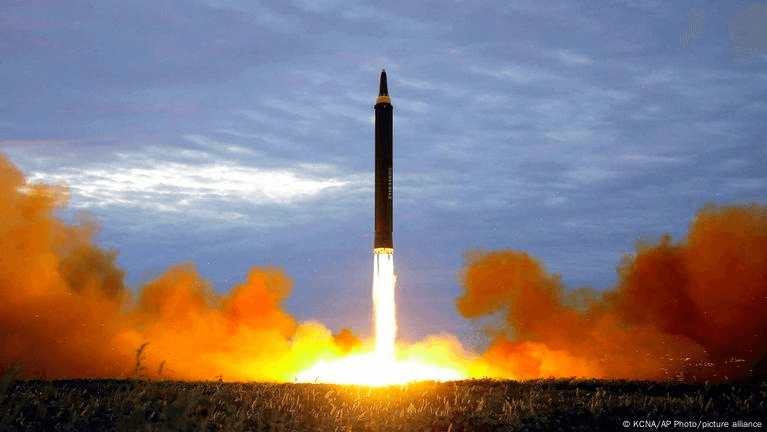 Les missiles nucléaires de Kim Jong-un : menace pour les USA, alerte des services secrets