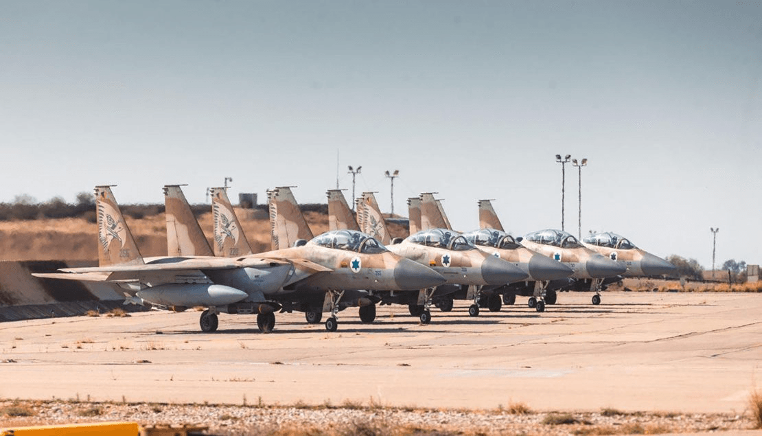 Israël exige l’évacuation de l’aéroport international du Yémen sous peine de danger mortel