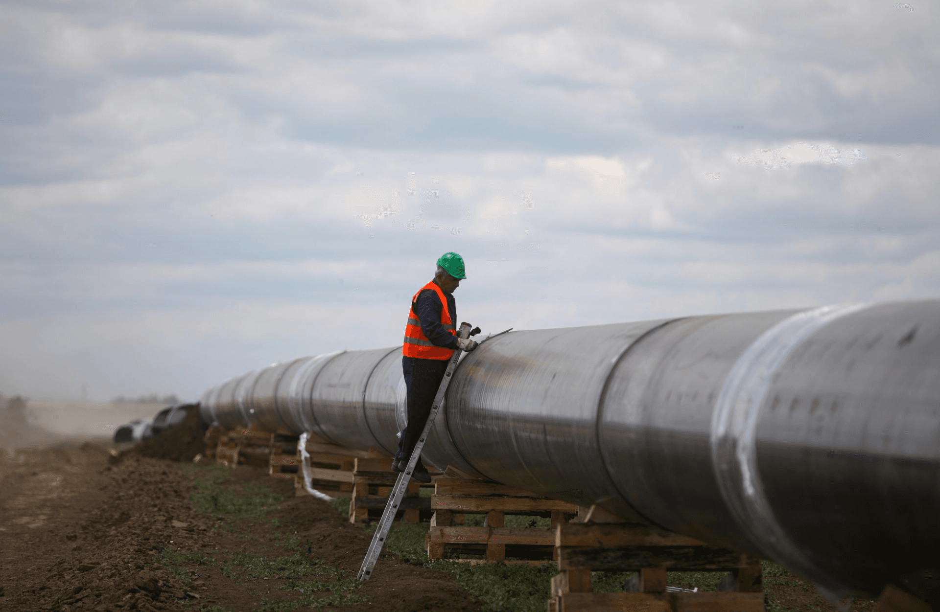 L’UE prévoit d’arrêter totalement les importations de gaz russe d’ici 2027