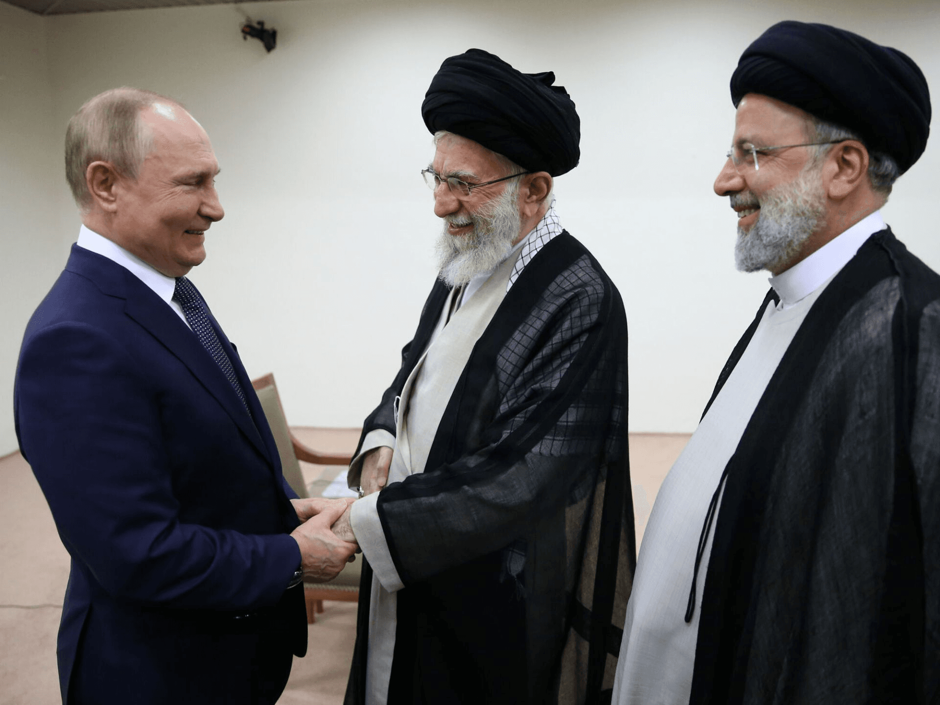 Exécution du guide suprême iranien : Poutine refuse d’en discuter