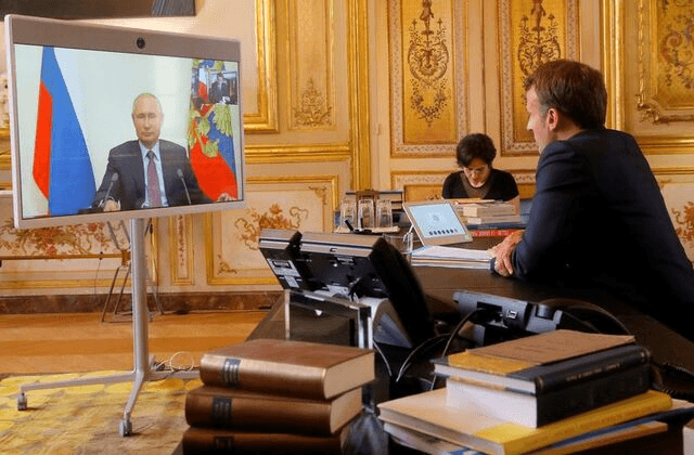 La télévision russe rapporte l’appel entre Poutine et Macron