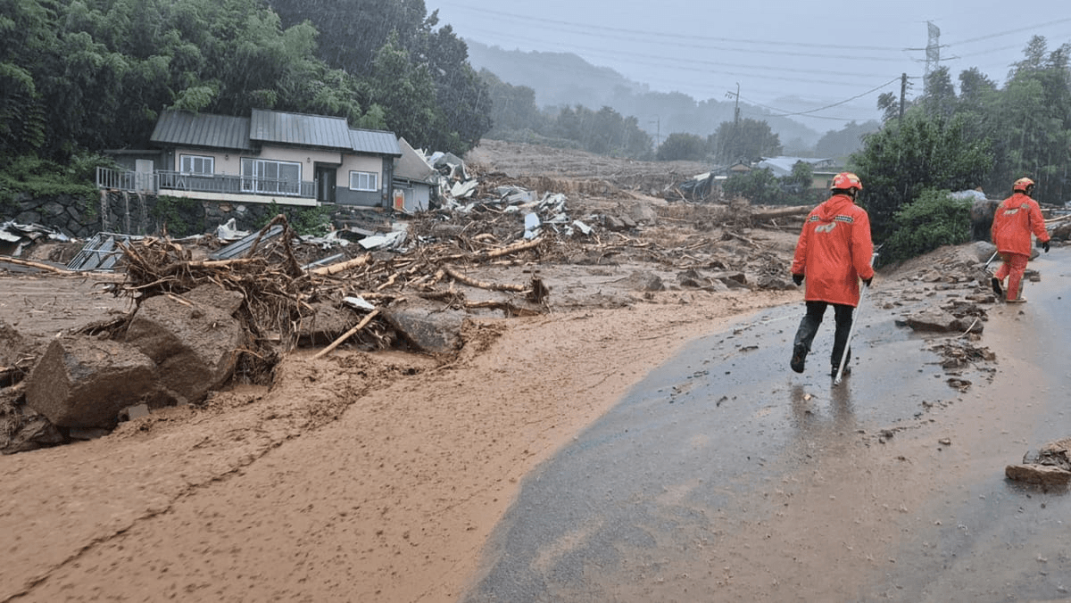 Pluies torrentielles et glissements de terrain en Corée du Sud, au moins 14 morts