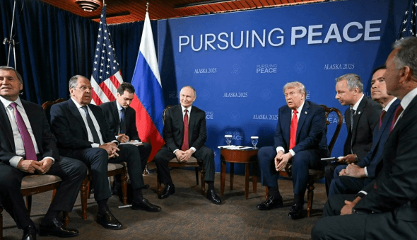 Images de la rencontre Trump-Poutine