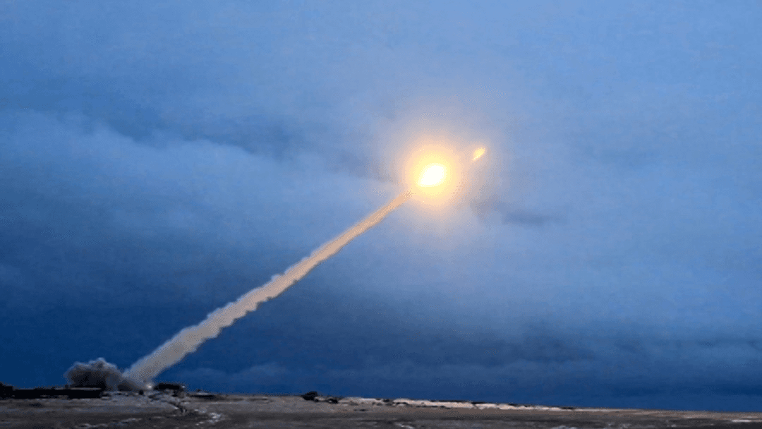 Poutine teste un nouveau missile nucléaire avant la rencontre avec Trump