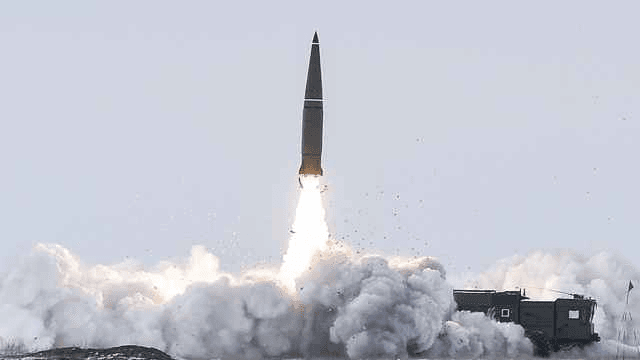 La Russie menace l’Occident : “Vous n’avez encore rien vu”, déchire le traité des missiles